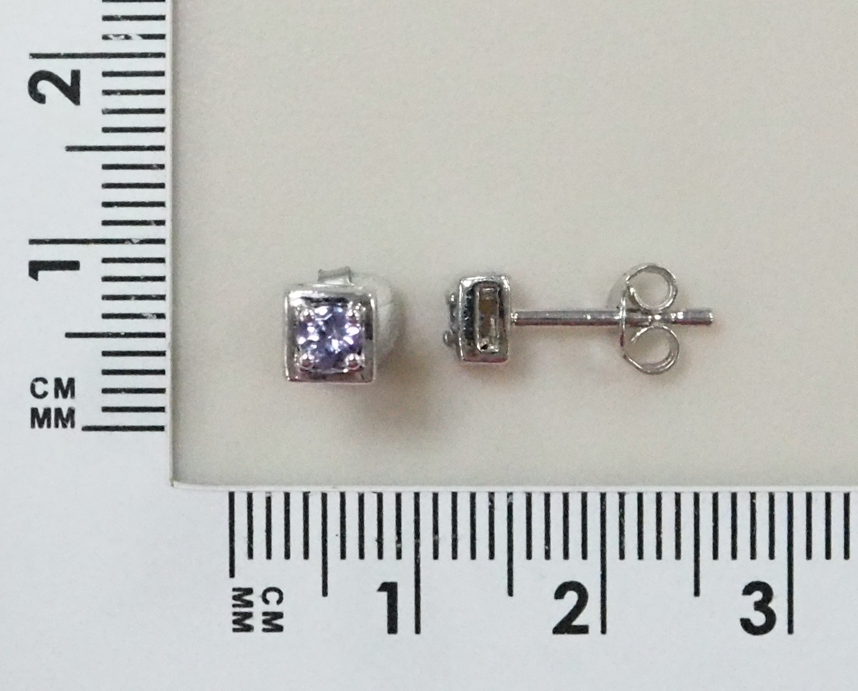 Серебряные серьги-пусеты 925 пробы; вставки 2 Танзанит 0,24ct;